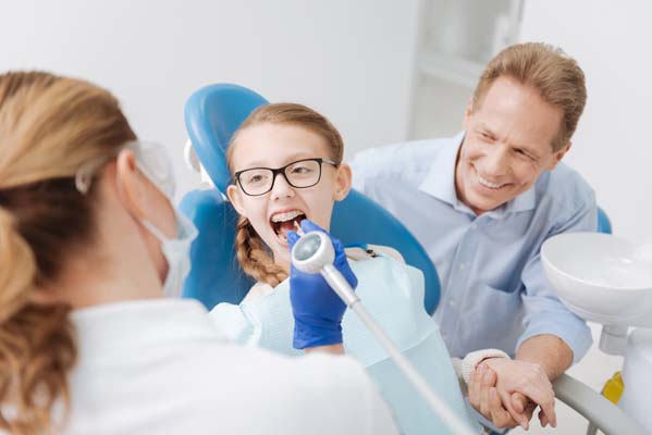 Reasons You Should See A Family Dentist To Treat Tooth Decay